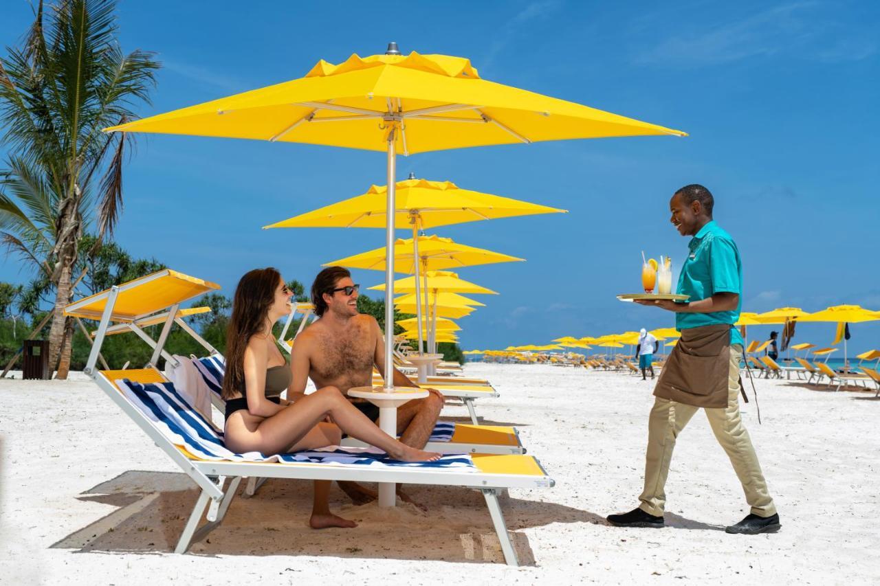 The Mora Zanzibar Hotel Matemwe  Kültér fotó Beach service at Atlantis Paradise Island