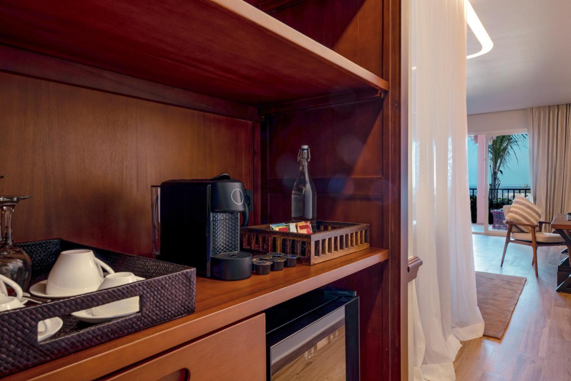 The Mora Zanzibar Hotel Matemwe  Kültér fotó A Nespresso machine in a hotel room